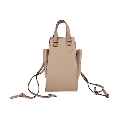 羅意威 LOEWE Mini Hammock drawstring 迷你 小牛皮 肩背 吊床包 A538V07X15 沙色HAMMOCK MINI 防塵袋