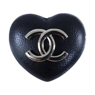 香奈兒 CHANEL CC LOGO 胸針 B22K 淡金黑愛心胸針 無附屬品