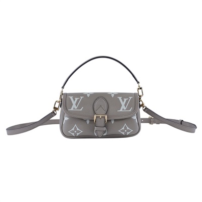 路易威登 LOUIS VUITTON Nano Diane 腋下包法棍 單肩背包 斑鳩灰 奶油色 M83300 晶片款  原廠盒子/防塵袋