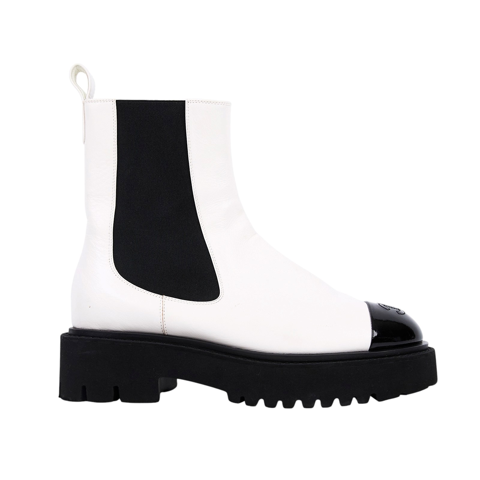 香奈兒 CHANEL Calfskin Cap Toe CC 短靴 G38218_375 白黑漆皮鞋頭靴 購買證明