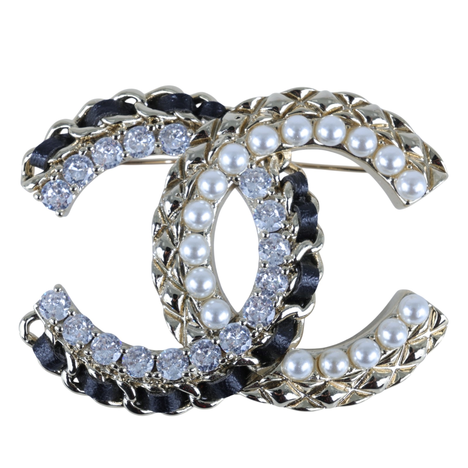 香奈兒 CHANEL CC LOGO 胸針 D22/V 雙C黑皮穿鍊水鑽菱格紋胸針 無附屬品