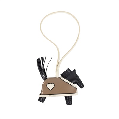 愛馬仕 Hermes Rodeo Robeo Coeur PM 飛馬 吊飾 黑色 奶昔白 大象灰 H086714CAAD /  原廠盒子