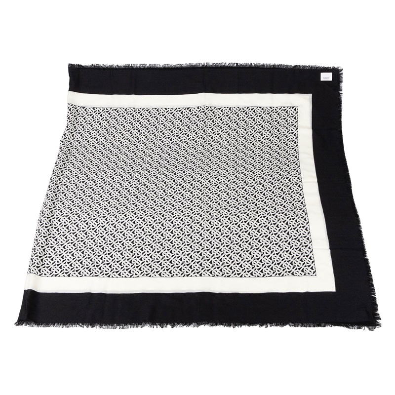 博柏利 BURBERRY TB Monogram Scarf 方巾 8011871 黑白流蘇滿版披肩 195X95 原廠盒子