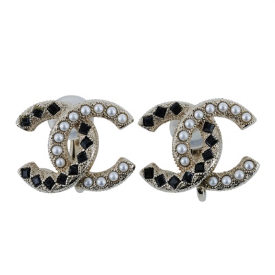 香奈兒 CHANEL 夾式耳環 A21A 珍珠拚黑鑽雙C耳夾 原廠盒子/防塵袋
