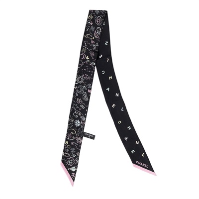 香奈兒 CHANEL CC LOGO 絲巾 AAA665 黑粉塗鴨LOGO代表物TWILLY 原廠盒子/購買證明正本