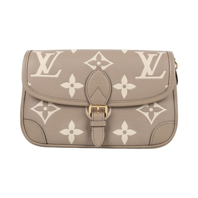 路易威登 LOUIS VUITTON Diane 腋下包法棍 單肩背包 斑鳩灰 奶油色 M46583 晶片款  原廠盒子/防塵袋/背帶2/國外購買證明