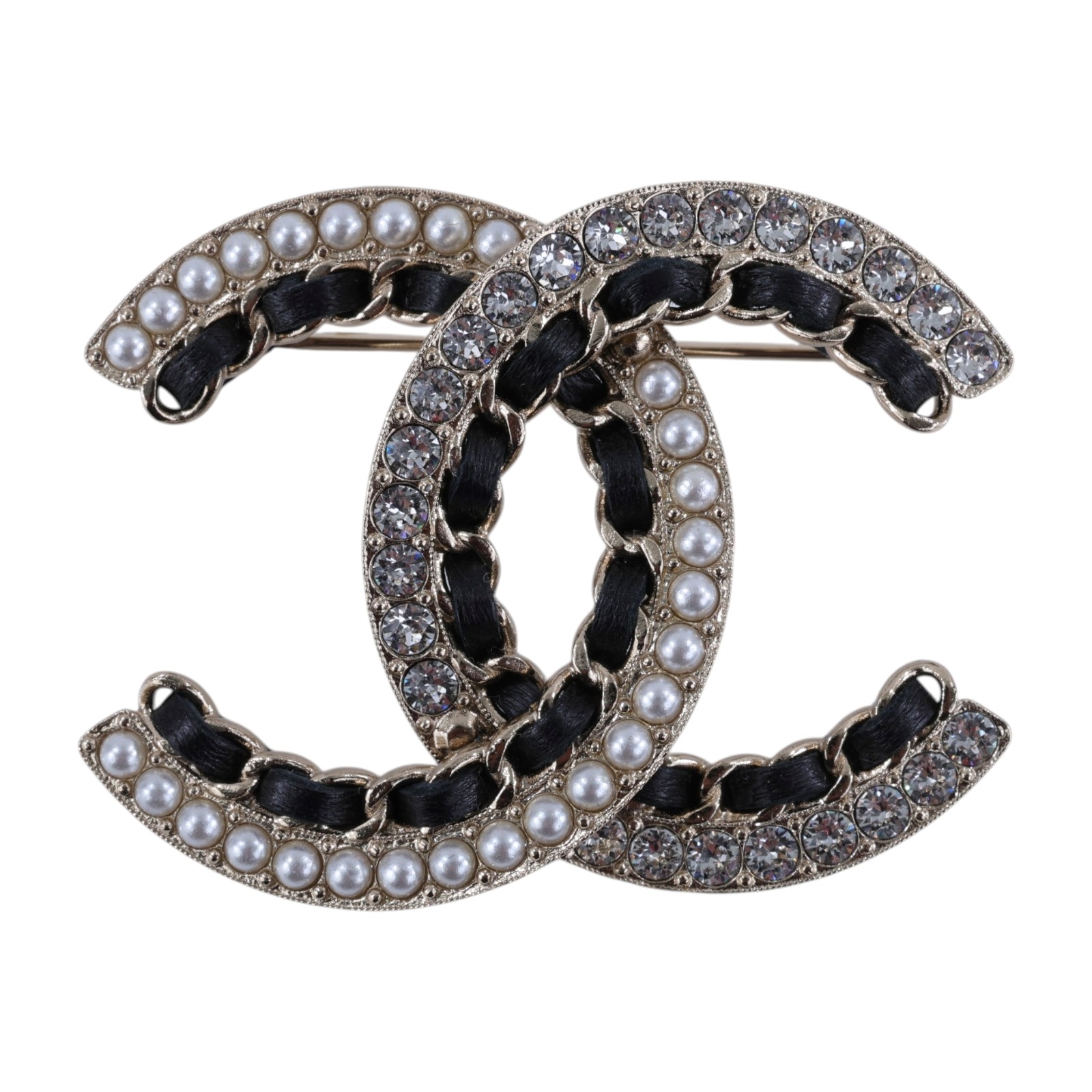 香奈兒 CHANEL CC Logo 胸針 配飾 AB5199 B04609B20K 珍珠水鑽皮穿鍊胸針 原廠盒子