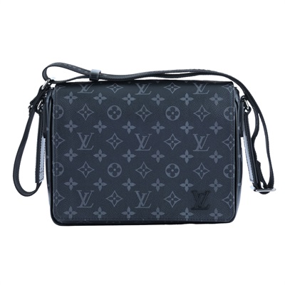 路易威登 LOUIS VUITTON District PM 肩背包 Eclipse帆布 黑色 M46255 晶片款  原廠盒子/防塵袋