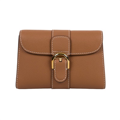 Delvaux德爾沃包推薦:憑藉「融合傳統與創新」的態度,使其在近 200 年的時光中始終保持領先地位。無論是講究外觀的優雅還是內部的實用空間,Delvaux 都是現代女性值得投資的永恆經典。