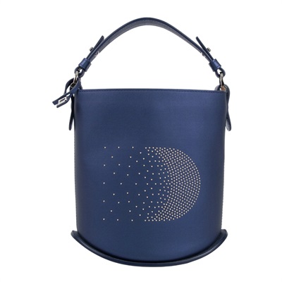 Delvaux德爾沃包Pin推薦:Pin 系列象徵著和平與愛。其輕盈的圓弧輪廓與正面的 D 字型簽名設計,是追求隨性時尚的最佳選擇。其家族成員涵蓋 Daily、Bucket 與 D Pouch 等多種形式。