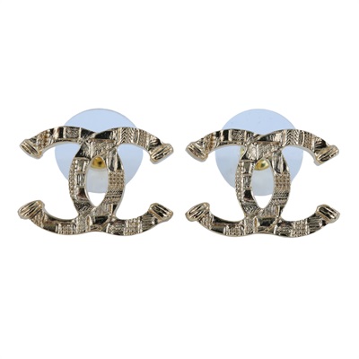 香奈兒 CHANEL CC LOGO 耳環 耳釘 5176777584381B23A 金雙C雕刻耳環 原廠盒子/內襯