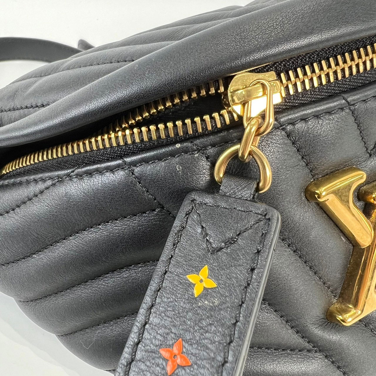 路易威登 LOUIS VUITTON New Wave 拉鍊 斜垮包 腰包 M53750 黑牛皮腰包