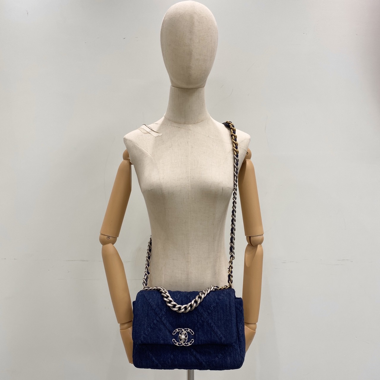 香奈兒 CHANEL 19 口蓋包 菱格紋 金銀鍊帶 手提 肩背包 AS1160 單寧19包 26CM 原廠盒子/防塵袋