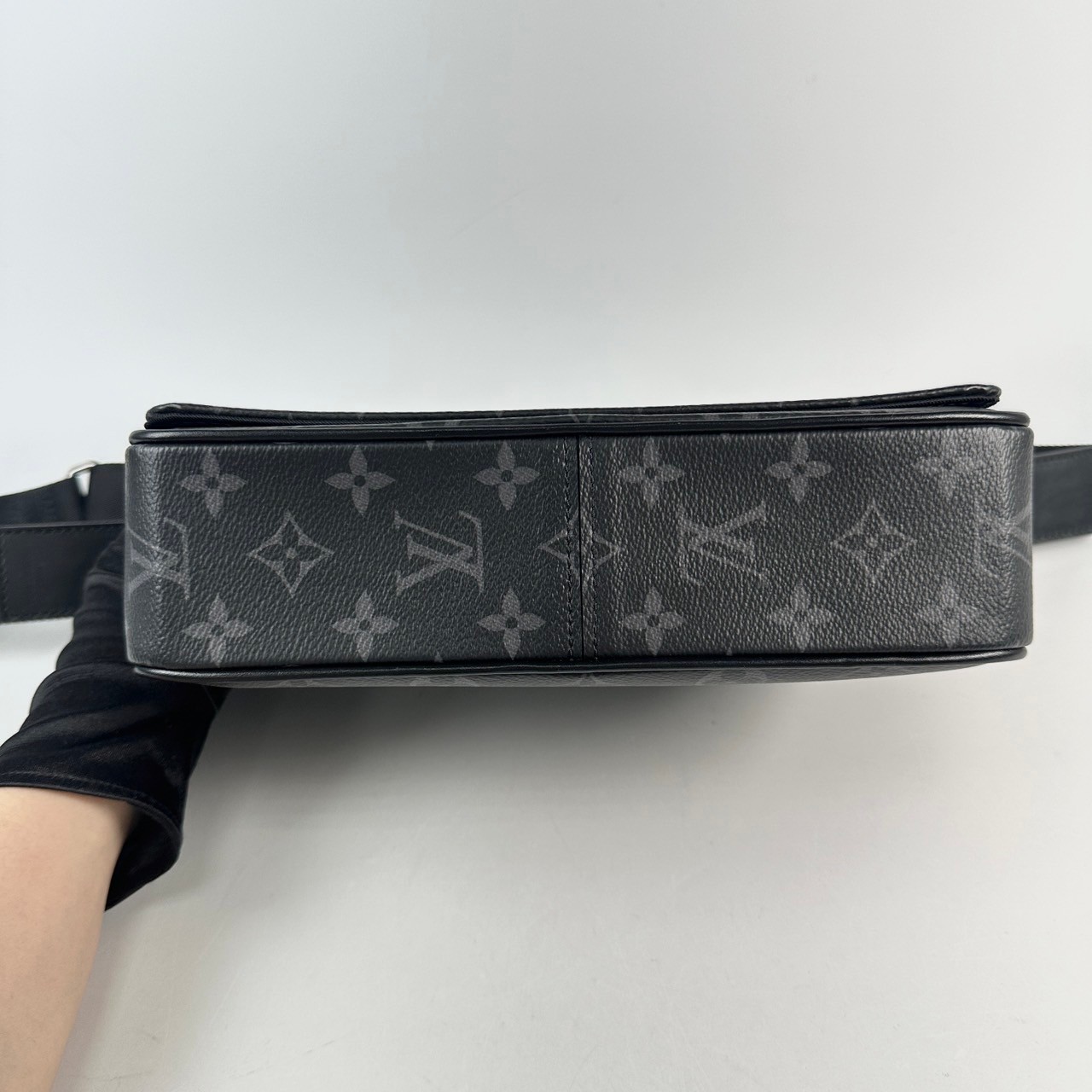 路易威登 LOUIS VUITTON District PM 肩背包 Eclipse帆布 黑色 M46255 晶片款  原廠盒子/防塵袋/購買證明
