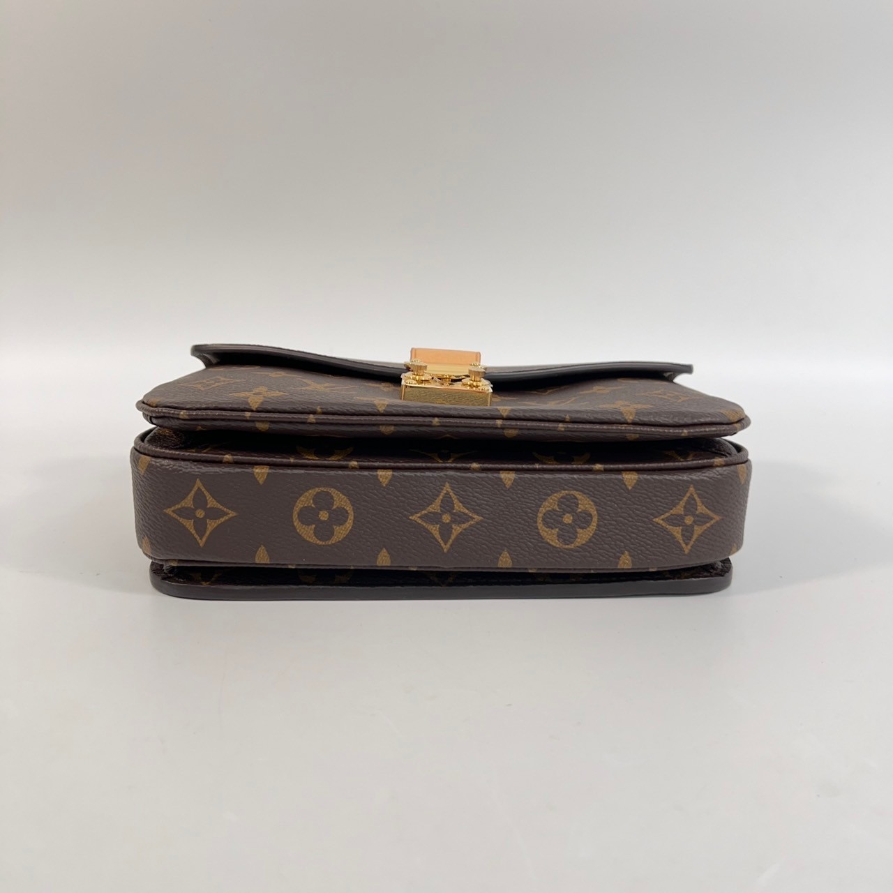 路易威登 LOUIS VUITTON Pochette Métis East West 老花 鏈條 郵差包 腋下單肩包 M46279 晶片款  原廠盒子/防塵袋