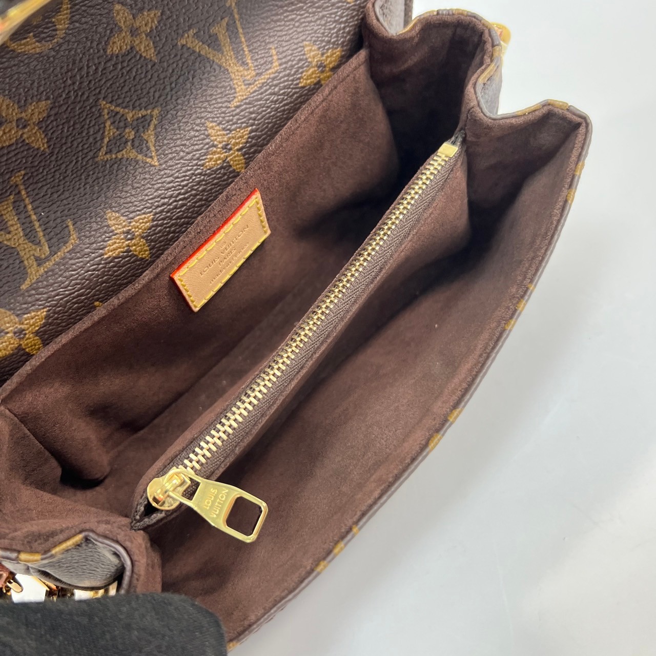 路易威登 LOUIS VUITTON Pochette Métis East West 老花 鏈條 郵差包 腋下單肩包 M46279 晶片款  原廠盒子/防塵袋