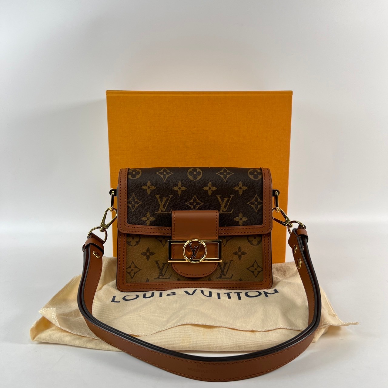 路易威登 LOUIS VUITTON Mini Dauphine Reverse皮革飾邊 迷你 達芙妮 肩背 斜背包 M44580  原廠盒子/防塵袋