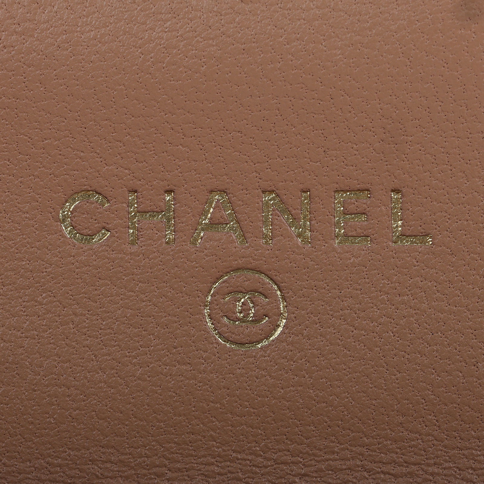 香奈兒 CHANEL 菱格 荔枝紋 LOGO 中夾  奶茶羊皮雙層卡包 原廠盒子/防塵袋