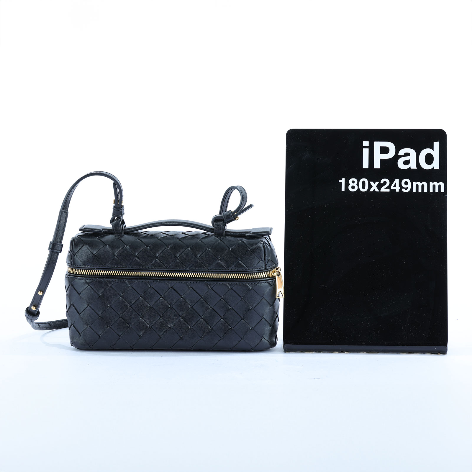 寶緹嘉 BOTTEGA VENETA Bang Bang Vanity 化妝箱 789109 黑編織Bang Bang Vanity Case 防塵袋