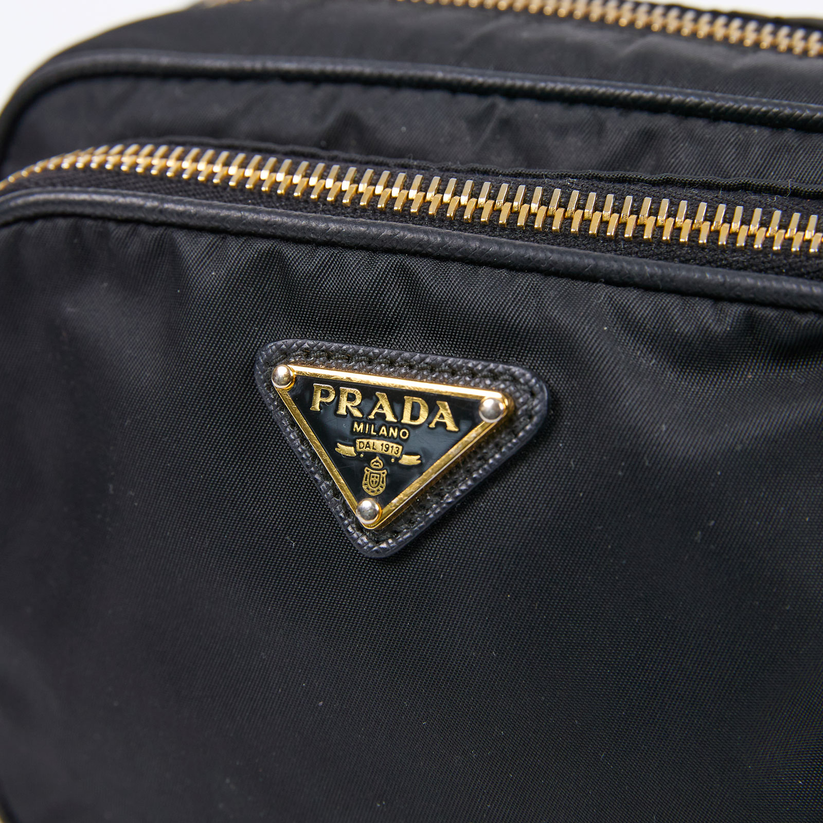 普拉達 PRADA Re-Edition 2005 尼龍包 1BH153_064_F0002 黑尼龍斜背包 防塵袋