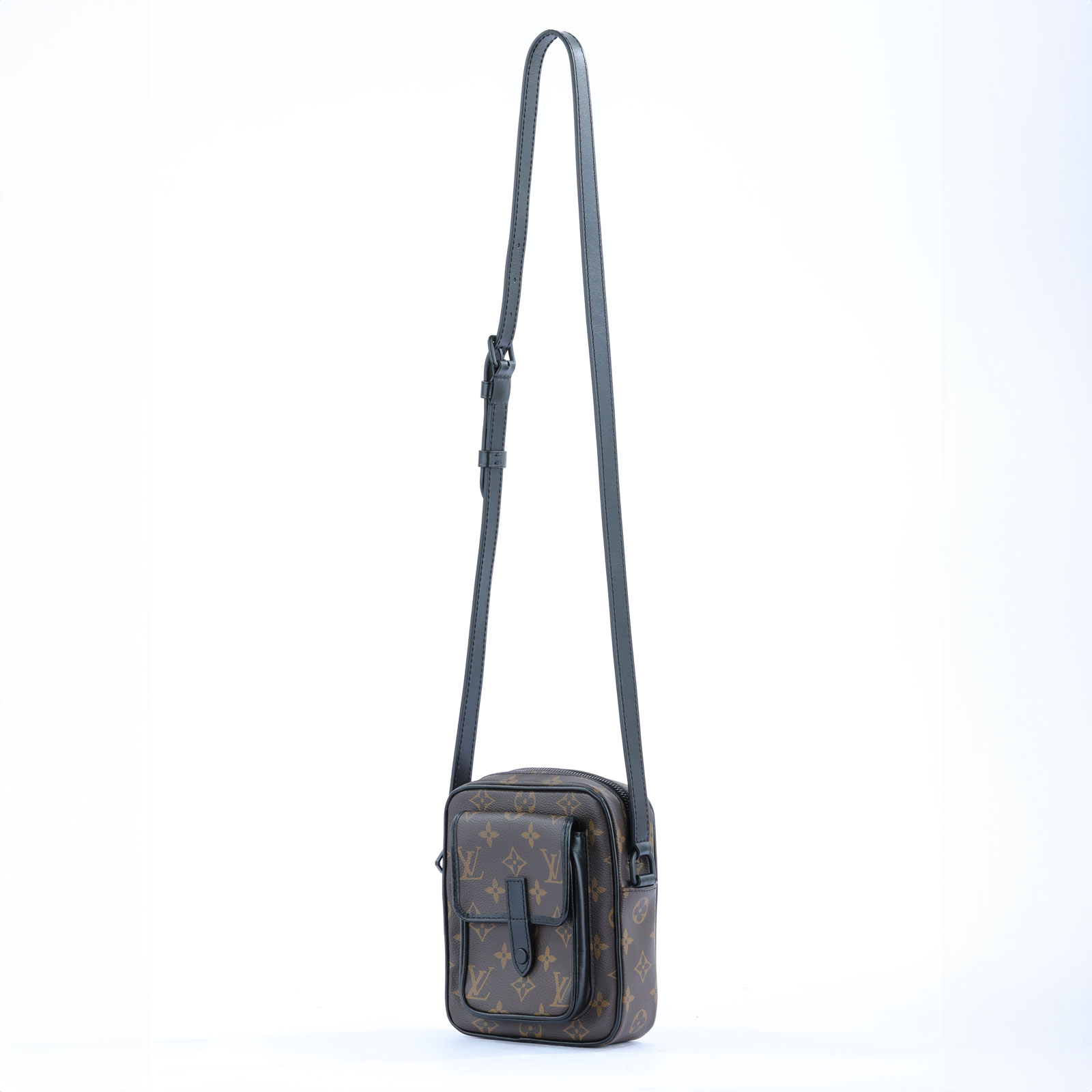路易威登 LOUIS VUITTON Christopher 斜背 隨身包 M69404 晶片款 原花Christopher 隨身包 原廠盒子/防塵袋