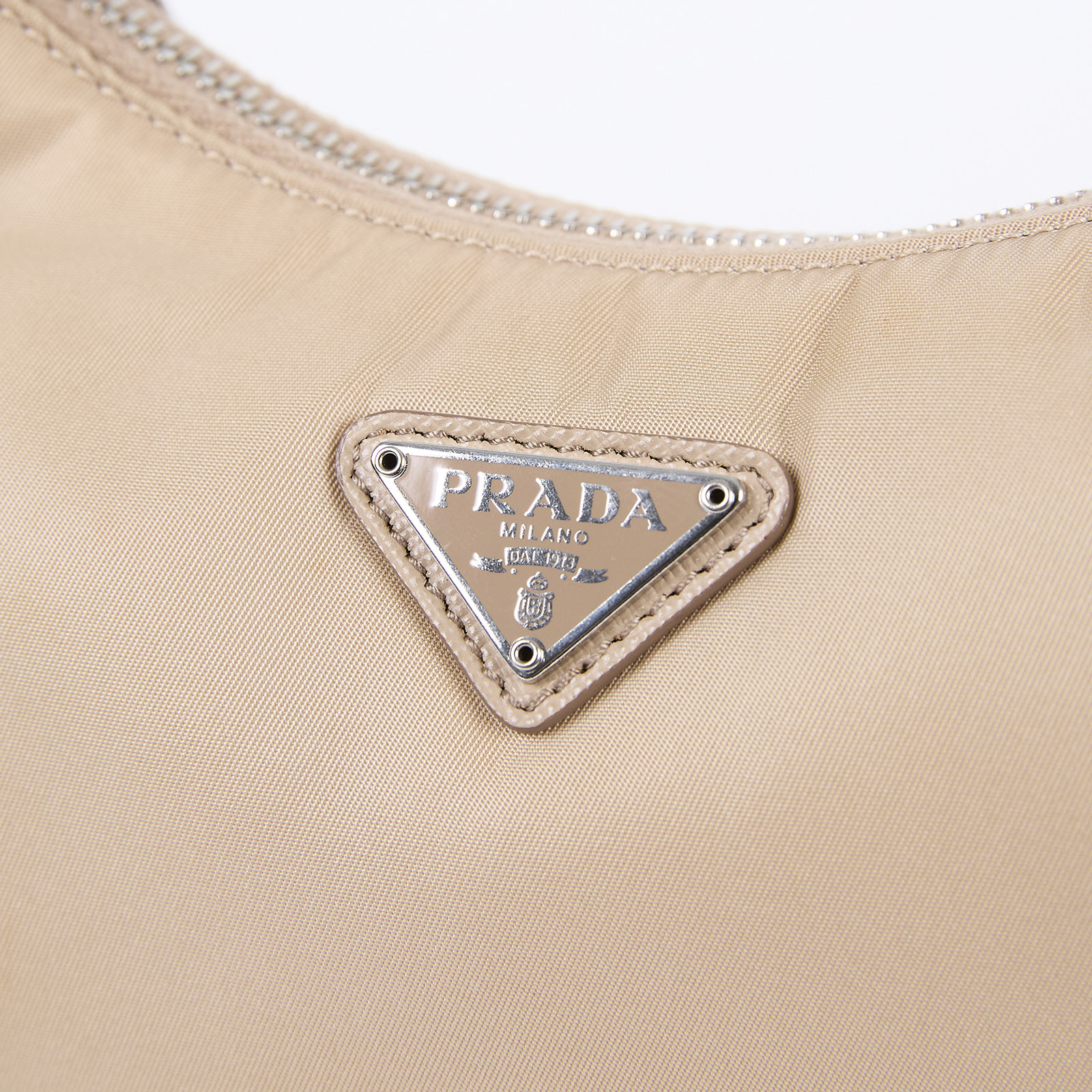 普拉達 PRADA Re-Edition 2005 Re-Nylon 手袋 1BH204_R064 奶茶尼龍三合一 防塵袋