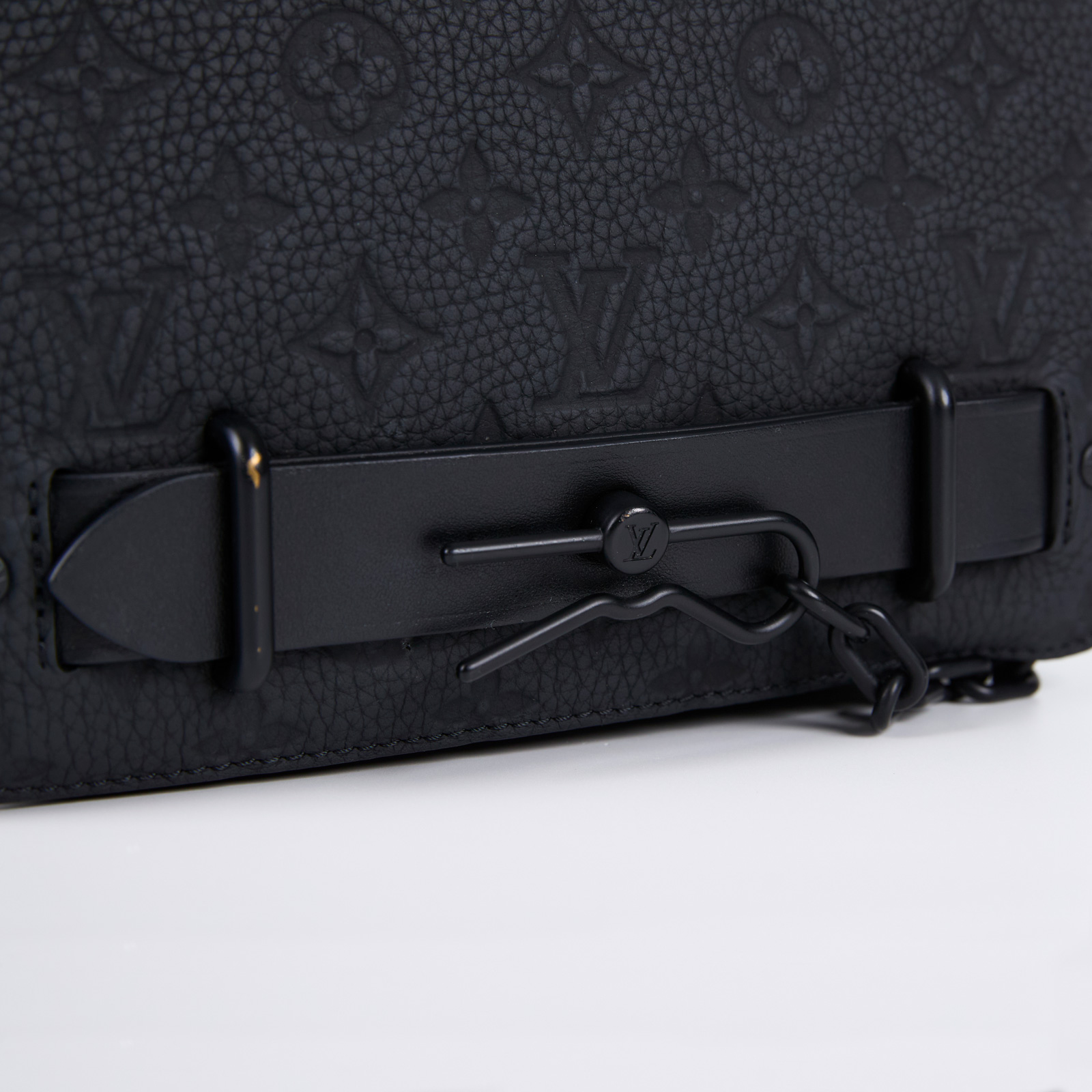 路易威登 LOUIS VUITTON Steamer 郵差包 M57037 晶片款 黑STEAMER壓紋郵差包 無附屬品
