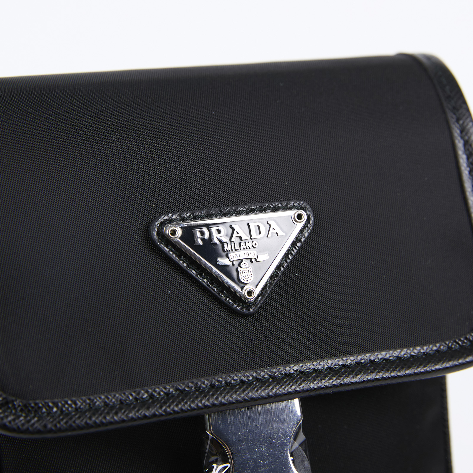 普拉達 PRADA Re-Nylon Saffiano 皮革 智慧型手機 保護套 2ZH109_2DMH 黑尼龍手機包 原廠盒子/保證卡
