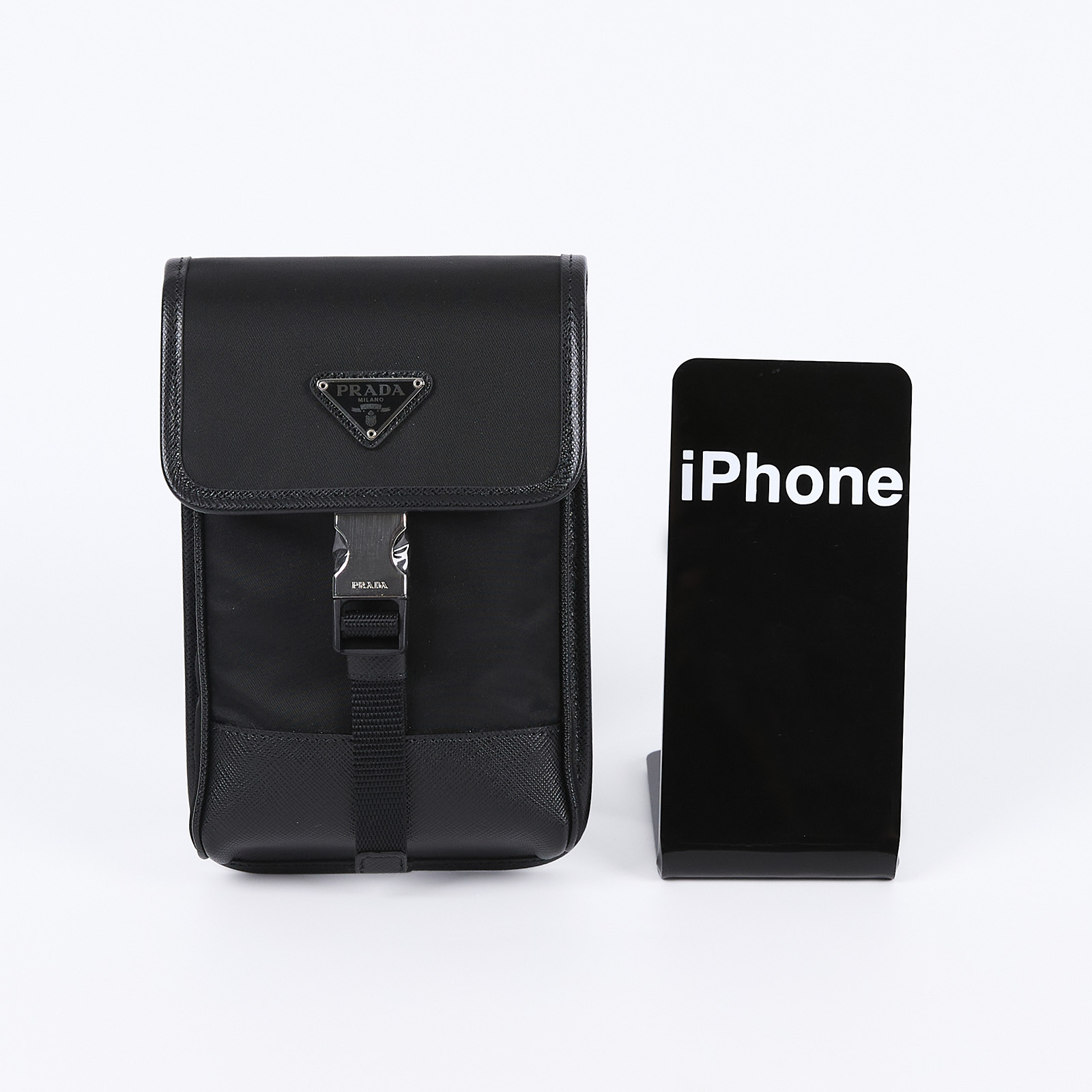 普拉達 PRADA Re-Nylon Saffiano 皮革 智慧型手機 保護套 2ZH109_2DMH 黑尼龍手機包 原廠盒子/保證卡