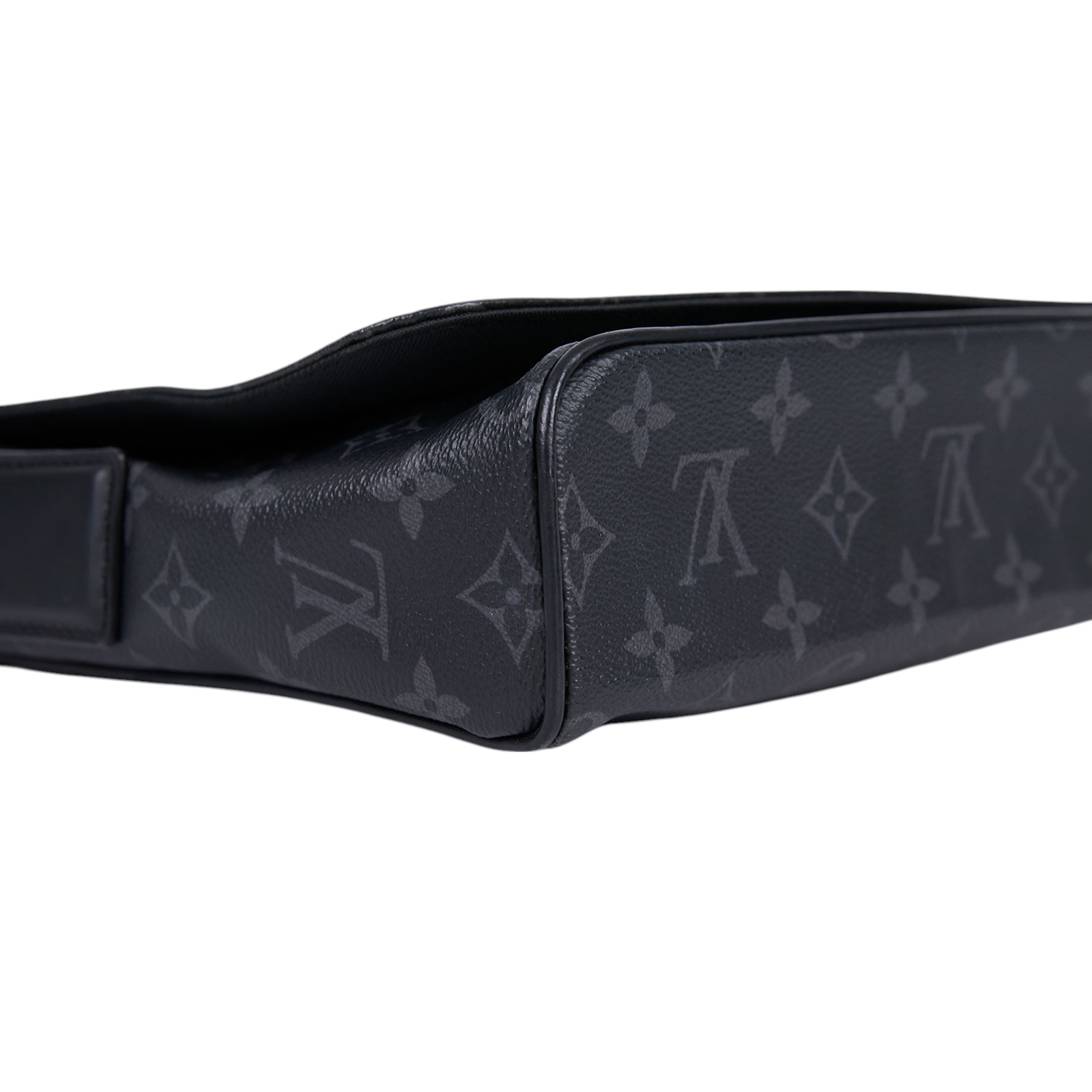 路易威登 LOUIS VUITTON District PM  郵差包 M44000 黑原花肩背包 無附屬品