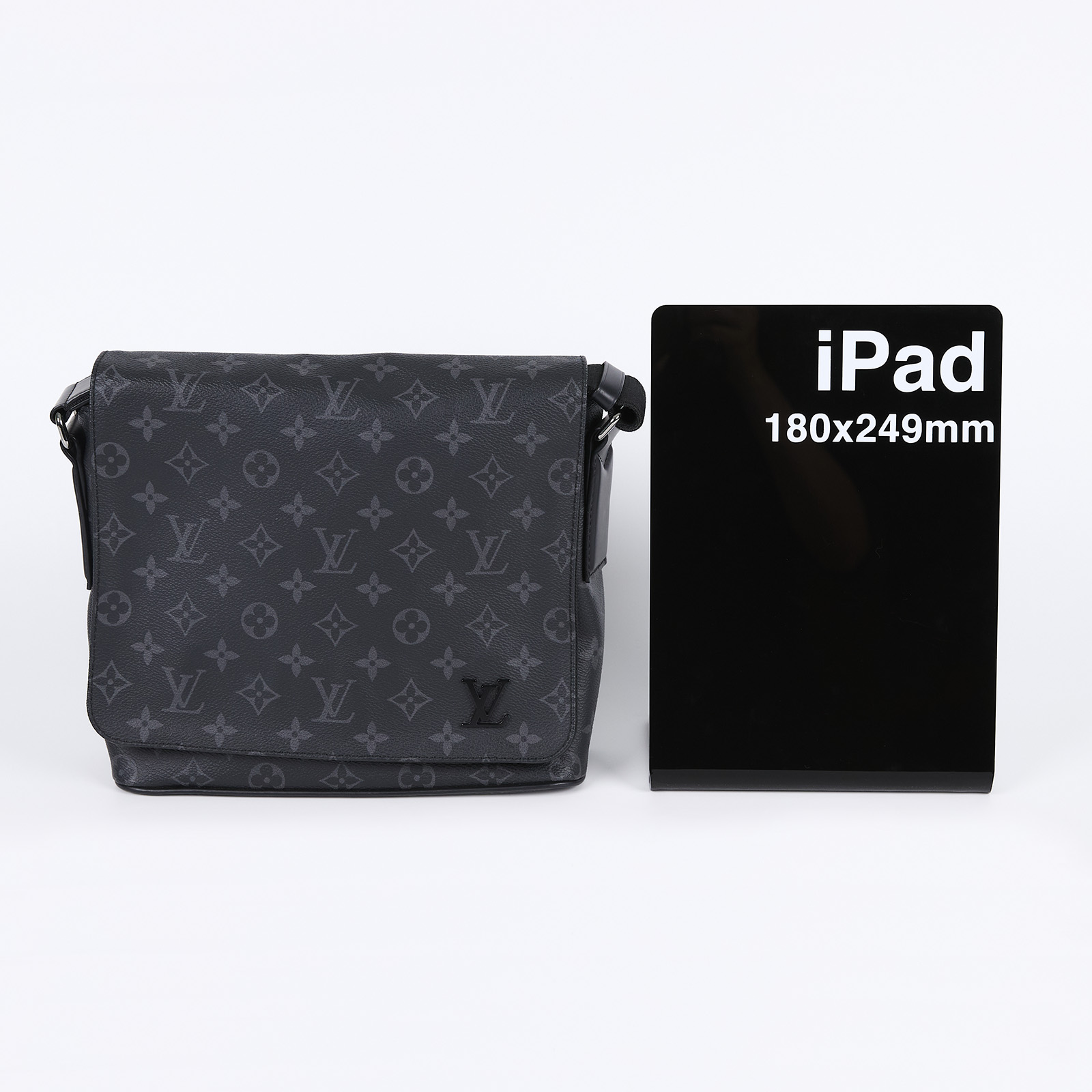 路易威登 LOUIS VUITTON District PM  郵差包 M44000 黑原花肩背包 無附屬品