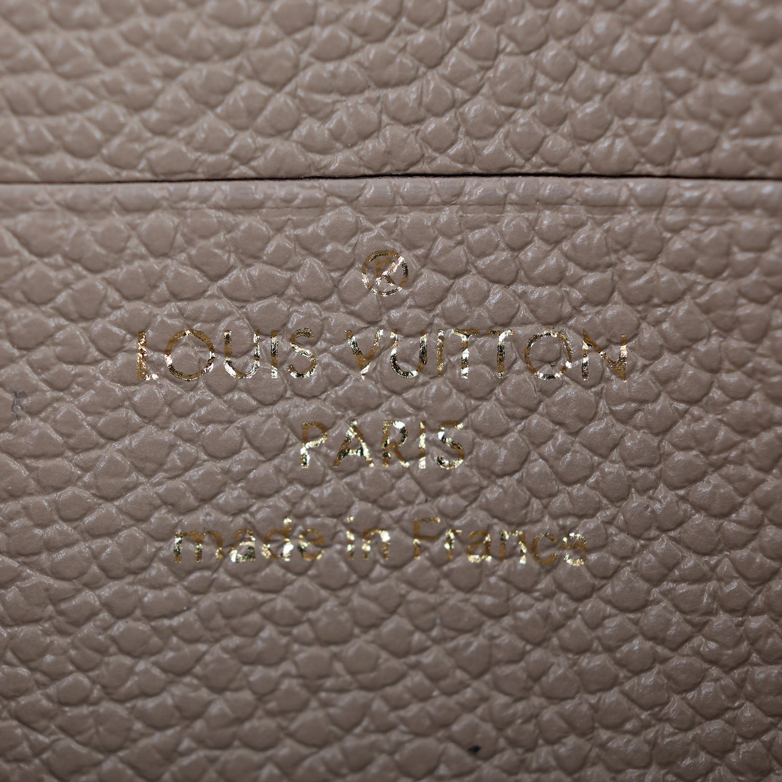 路易威登 LOUIS VUITTON Wallet on Chain Ivy 壓花牛皮 肩背錢包 斑鳩灰色 奶油色 M82211 晶片款  無附屬品