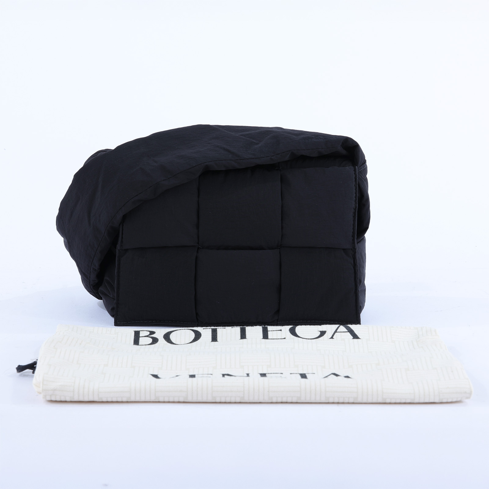 寶緹嘉 BOTTEGA VENETA Small Padded Tech Cassette 肩背包 755182  防塵袋
