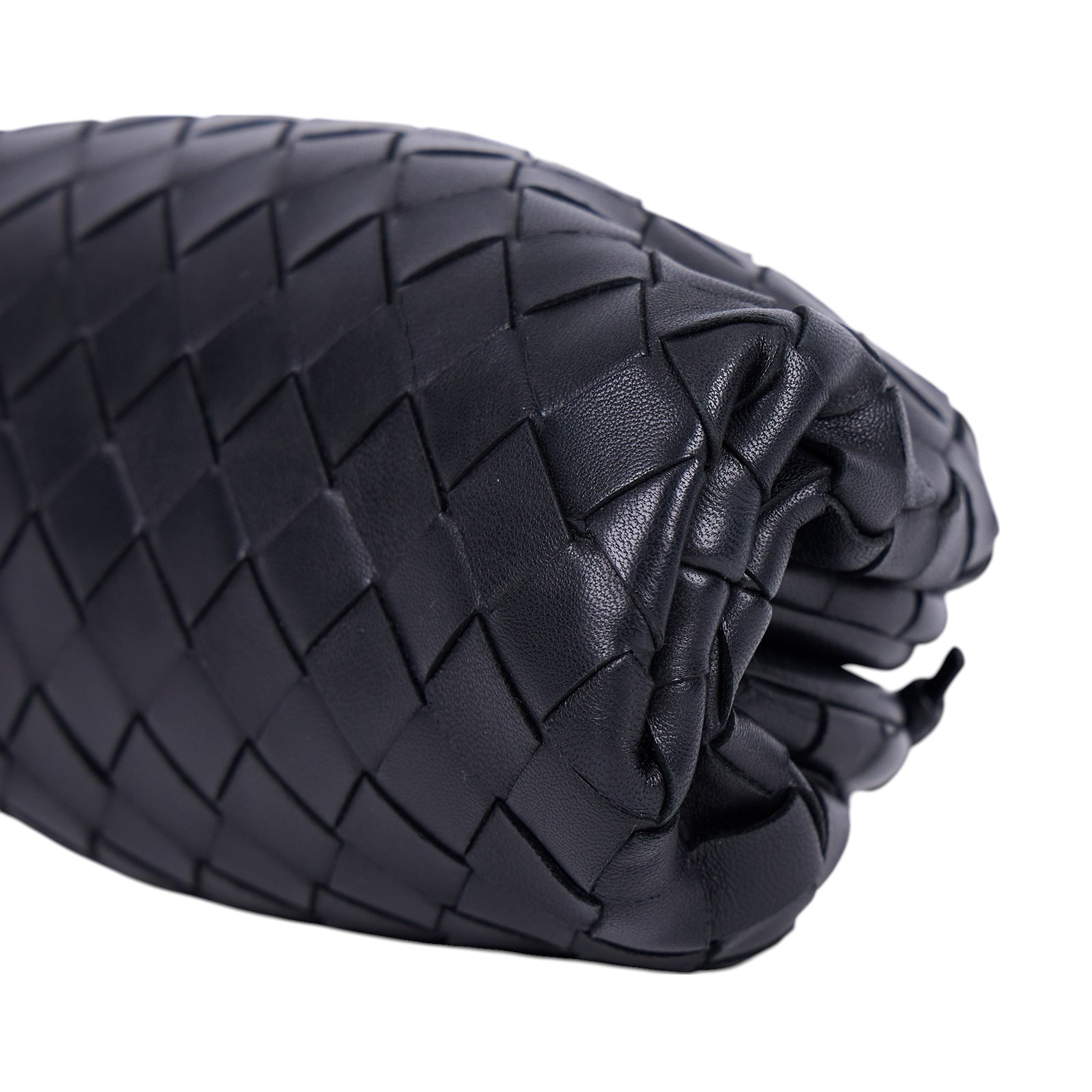 寶緹嘉 BOTTEGA VENETA 迷你Pouch手拿包 585852 黑色編織雲朵包 防塵袋