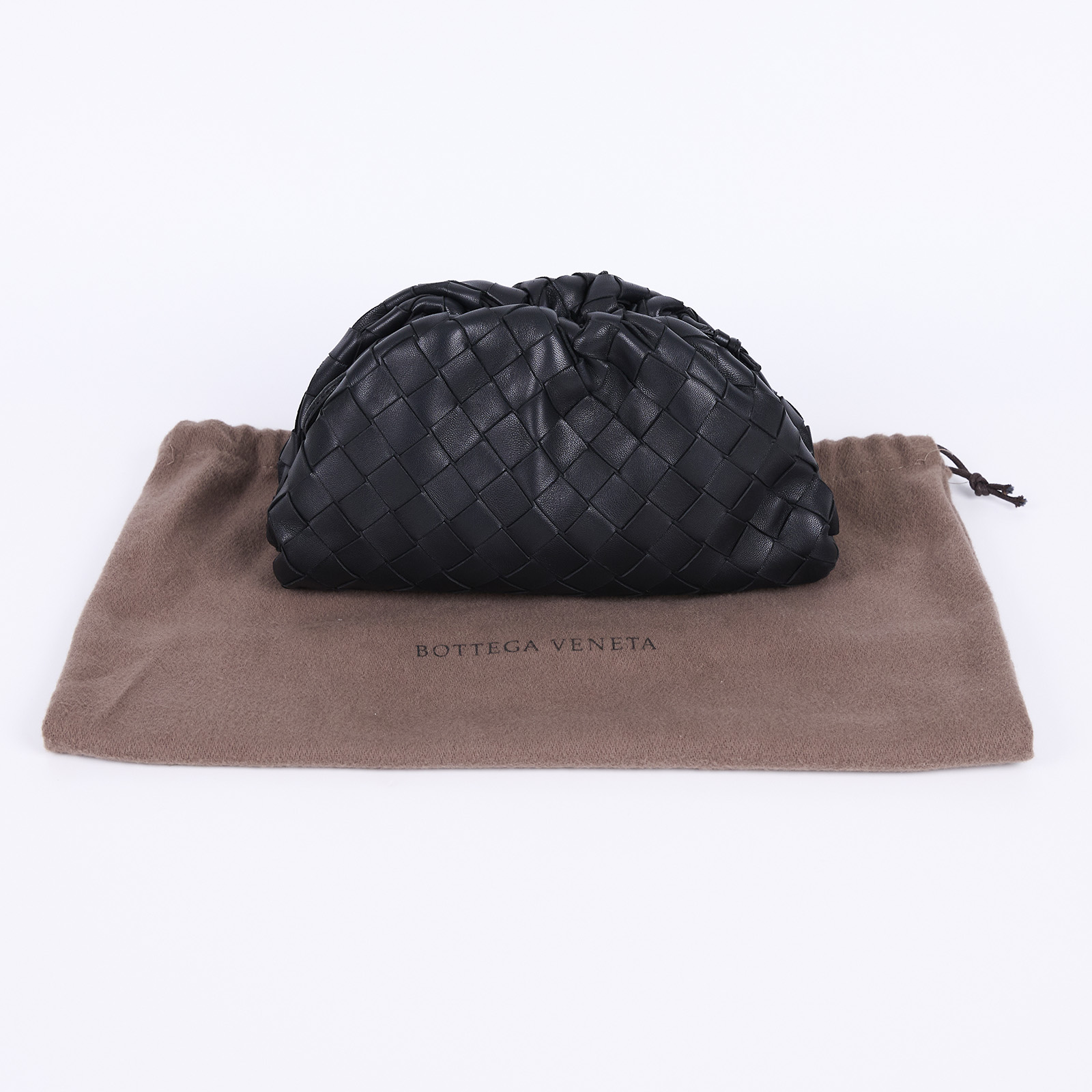 寶緹嘉 BOTTEGA VENETA 迷你Pouch手拿包 585852 黑色編織雲朵包 防塵袋