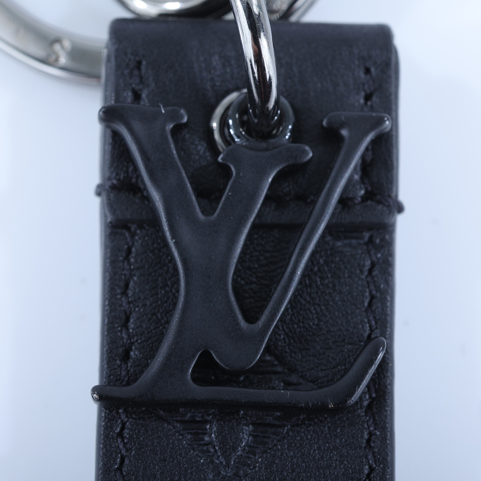 路易威登 LOUIS VUITTON Shape Dragonne 鑰匙圈 M68675 黑色壓紋鑰匙扣 無附屬品