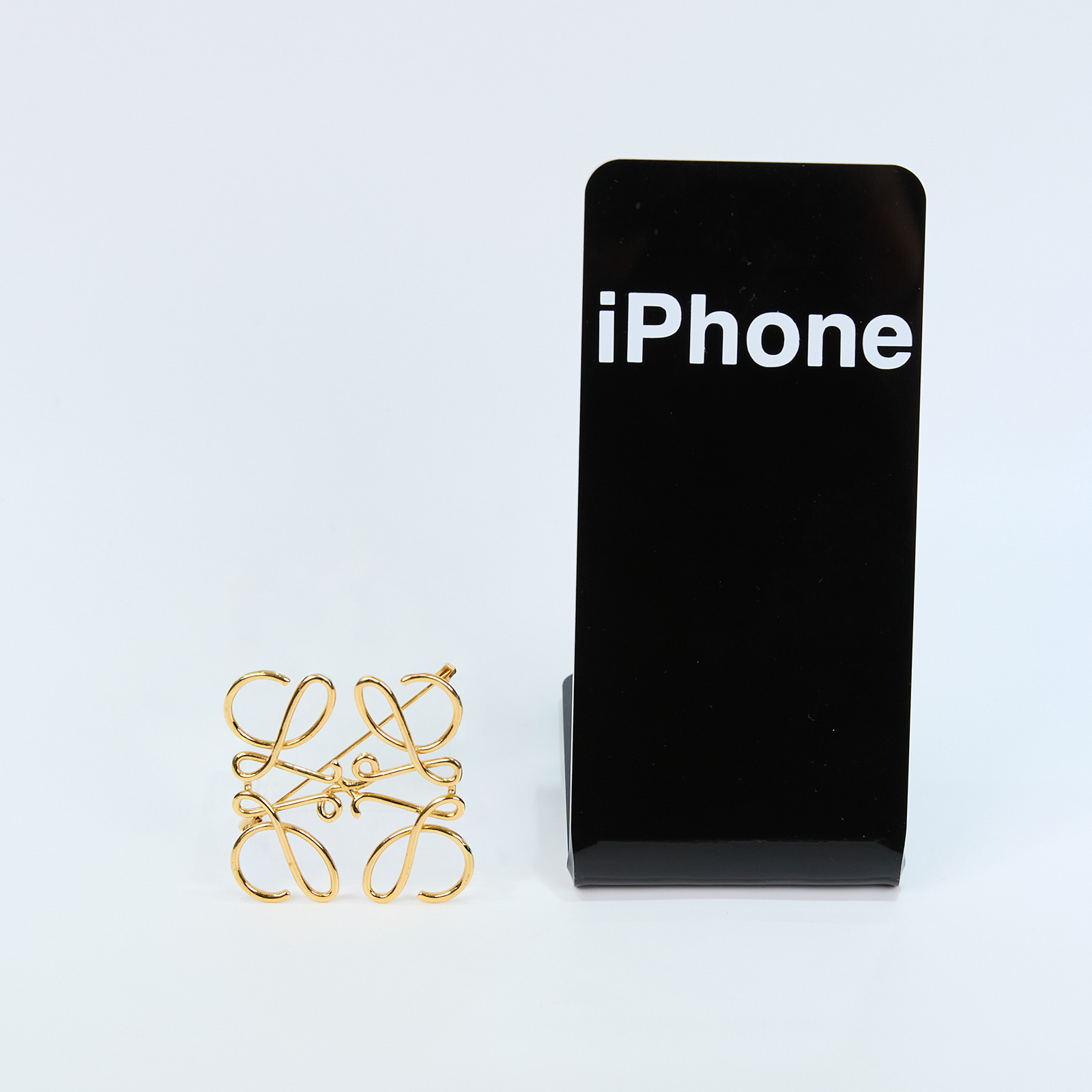 羅意威 LOEWE Anagram 別針 111.25.020 金色LOGO胸針 無附屬品