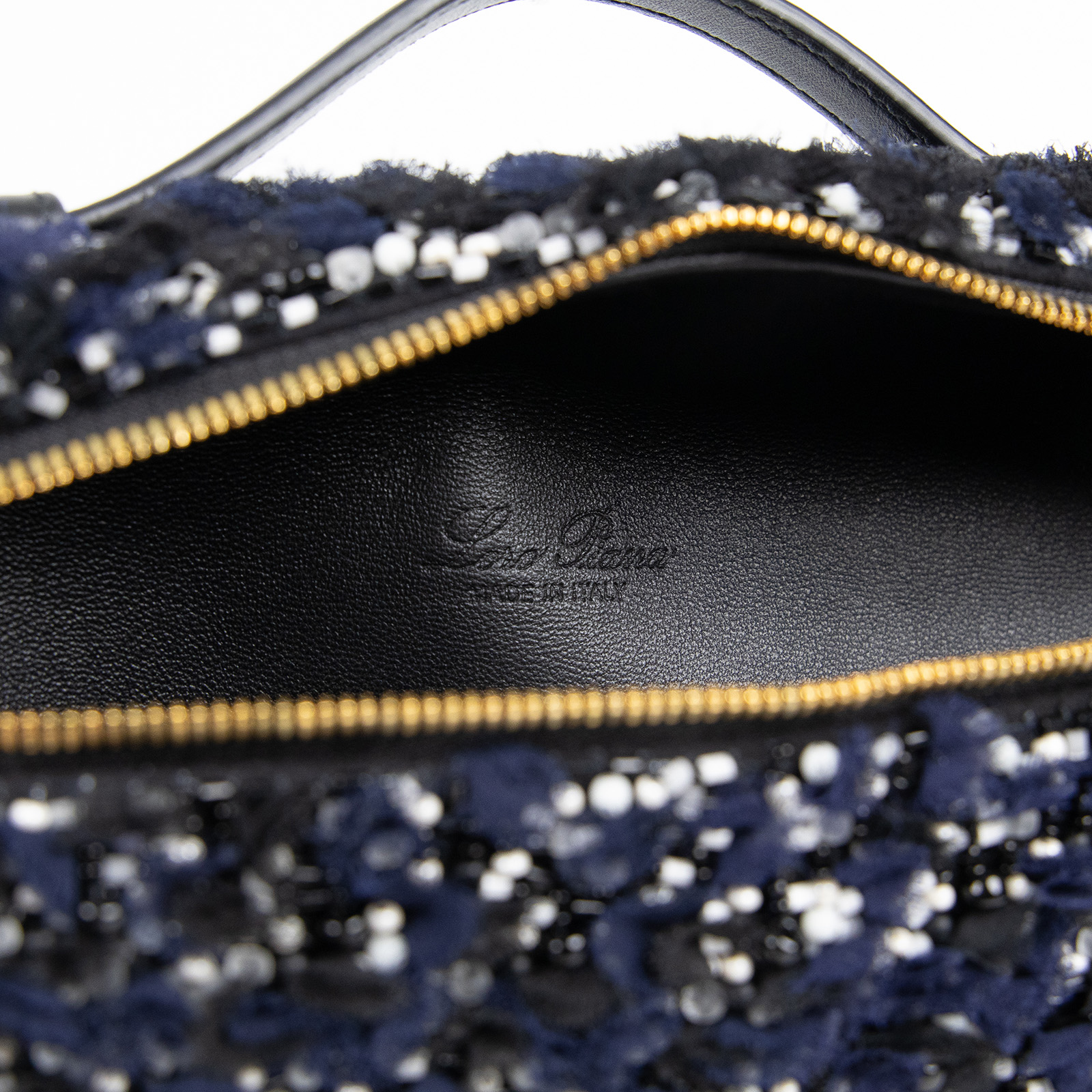 諾悠翩雅 LORO PIANA Extra Pouch L19 手拿包 FAO0756 黑藍毛尼L19包 防塵袋