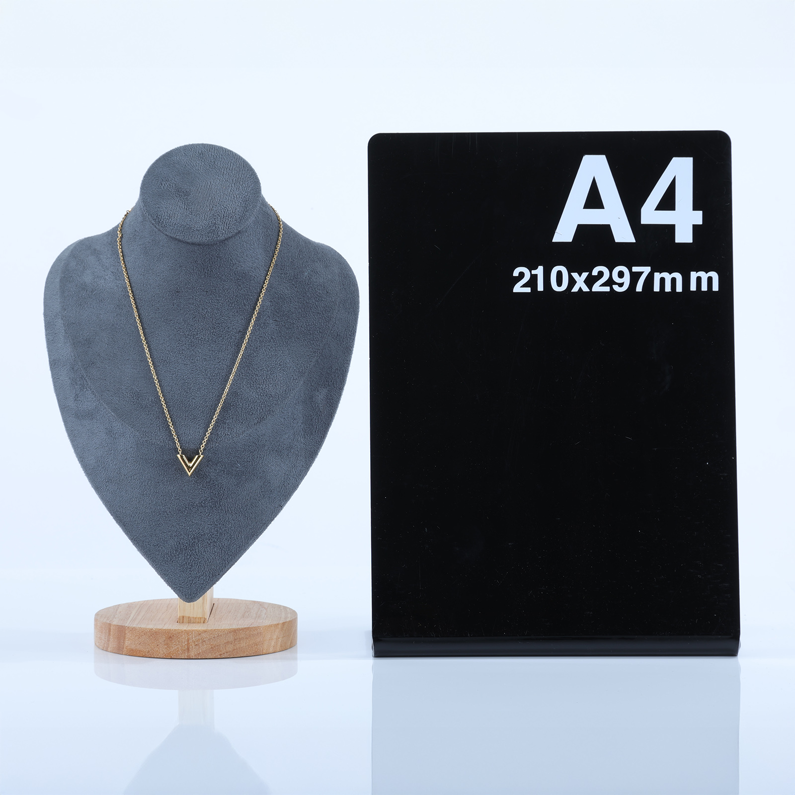 路易威登 LOUIS VUITTON Essential V 項鏈 金屬色 M61083 金ESSENTIAL V項鍊 原廠盒子/DUST  BAG