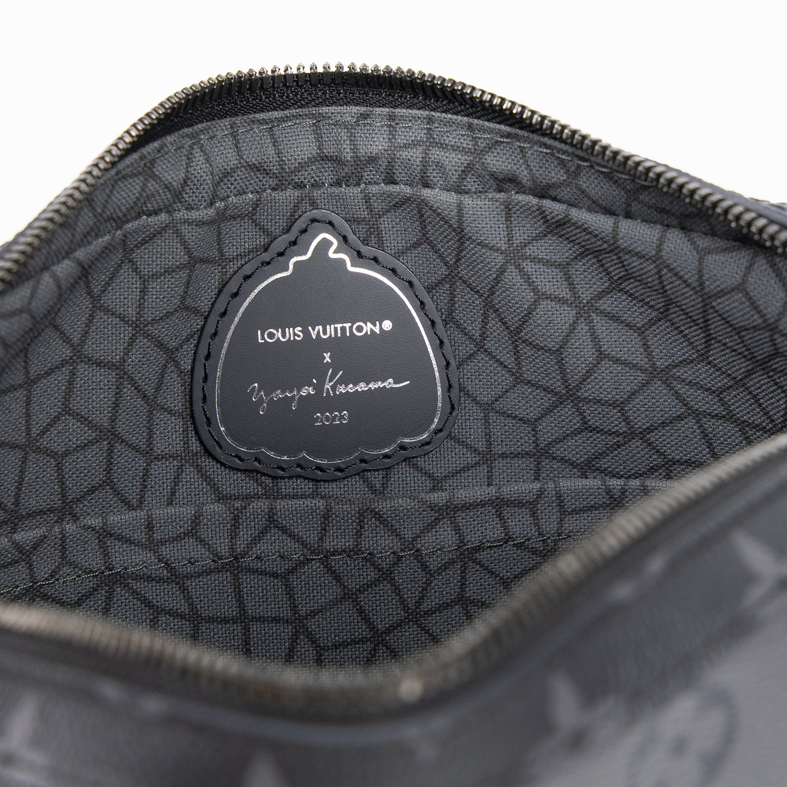 路易威登 LOUIS VUITTON LV x YK Trio 草間彌生 老花 三合一 郵差包 M46435 晶片款 黑南瓜郵差包 防塵袋