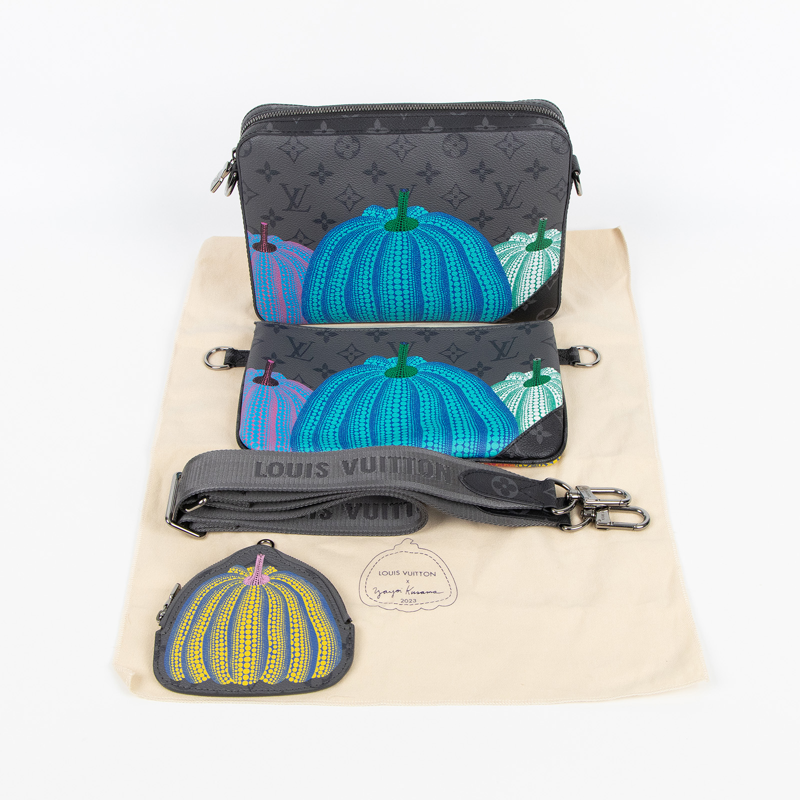 路易威登 LOUIS VUITTON LV x YK Trio 草間彌生 老花 三合一 郵差包 M46435 晶片款 黑南瓜郵差包 防塵袋
