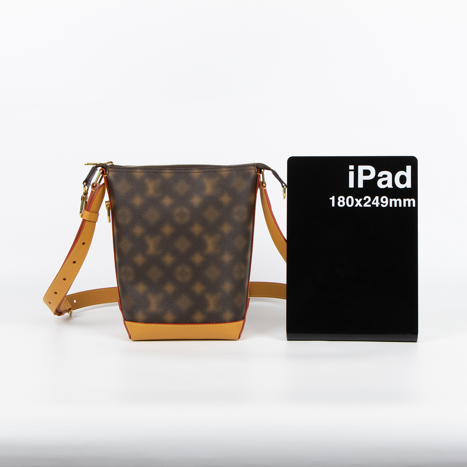 路易威登 LOUIS VUITTON Hobo Cruiser PM Monogram 老花 斜背包 水桶包  M46241 晶片款  防塵袋