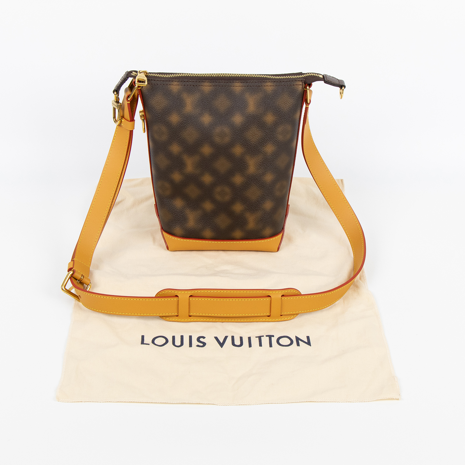 路易威登 LOUIS VUITTON Hobo Cruiser PM Monogram 老花 斜背包 水桶包  M46241 晶片款  防塵袋