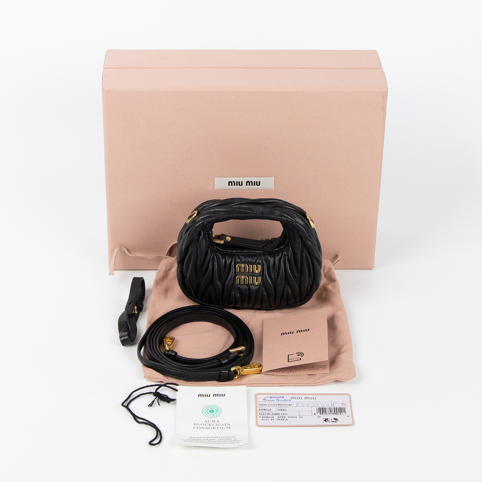 繆繆 MIU MIU Wander Hobo包 5NR019_2FPP 黑抓皺半月形手袋 原廠盒子/防塵袋