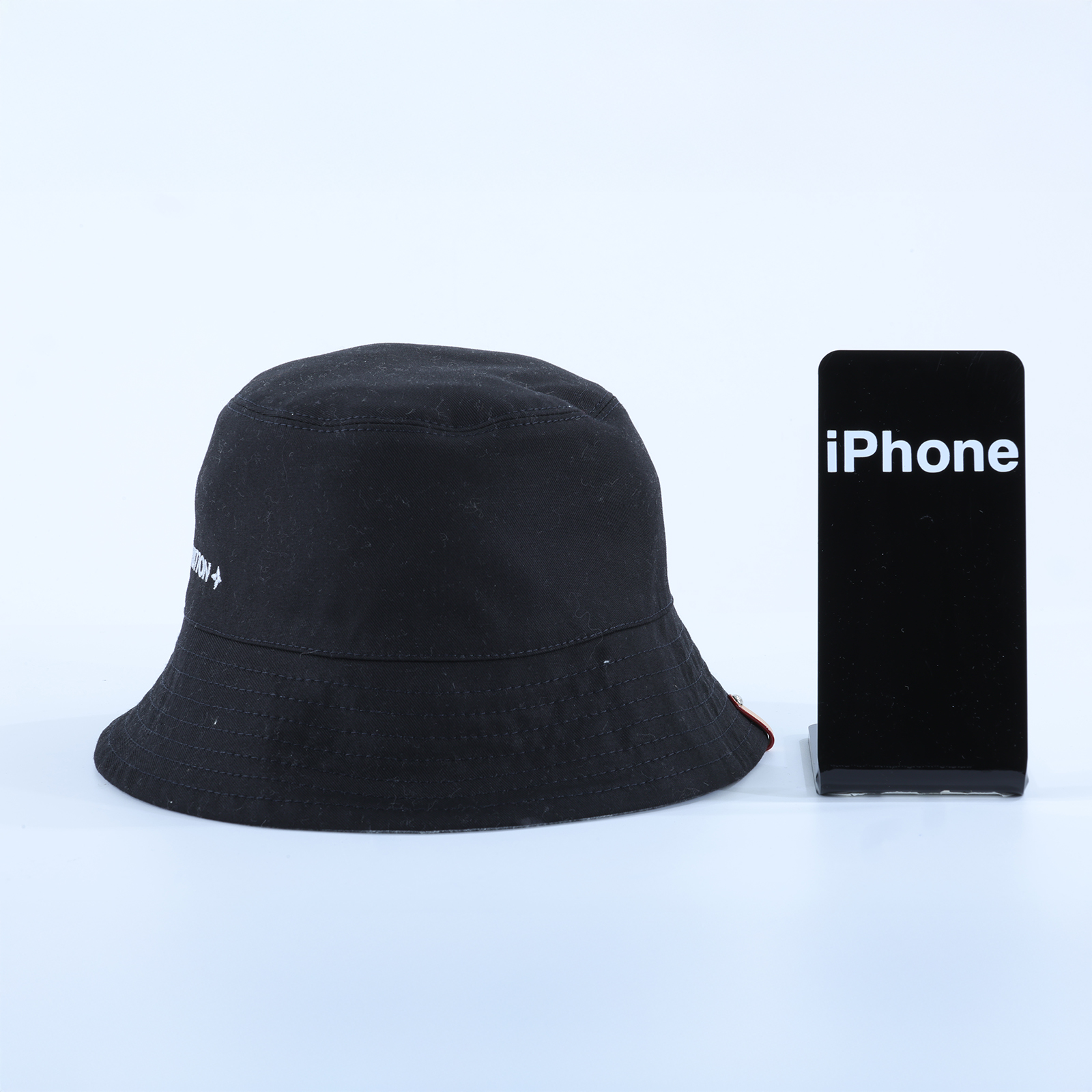 路易威登 LOUIS VUITTON Denim 漁夫帽 M7952S 牛仔/素黑雙面漁夫帽 防塵袋