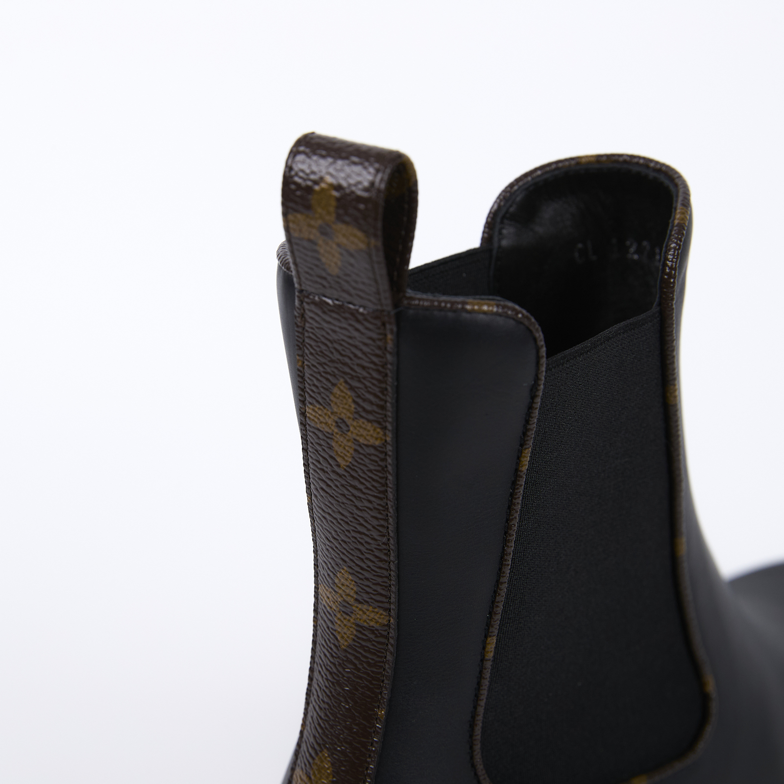 路易威登 LOUIS VUITTON Beaubourg 短靴  黑素面皮革短靴 #37.5 無附屬品