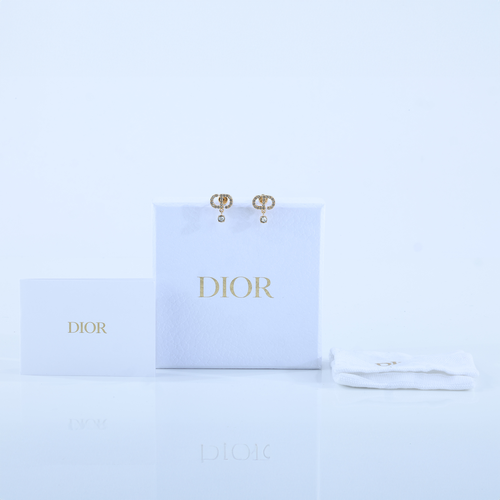 迪奧 CHRISTIAN DIOR Petit CD 耳釘 金色 E3365WOMCY_D03S CD水鑽耳環 原廠盒子/防塵袋