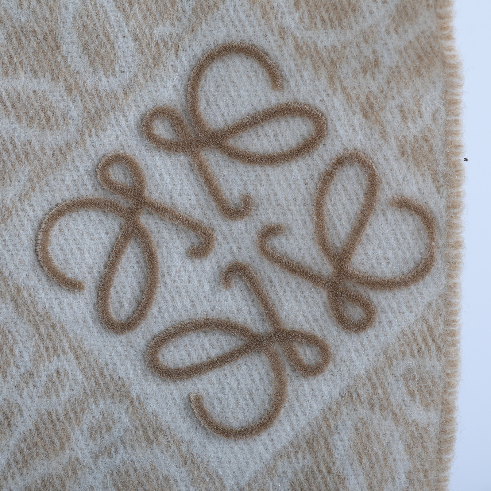 羅意威 LOEWE Anagram 圍巾 喀什米爾羊毛 F811SS1X01 奶茶色ANAGRAM圍巾 無附屬品