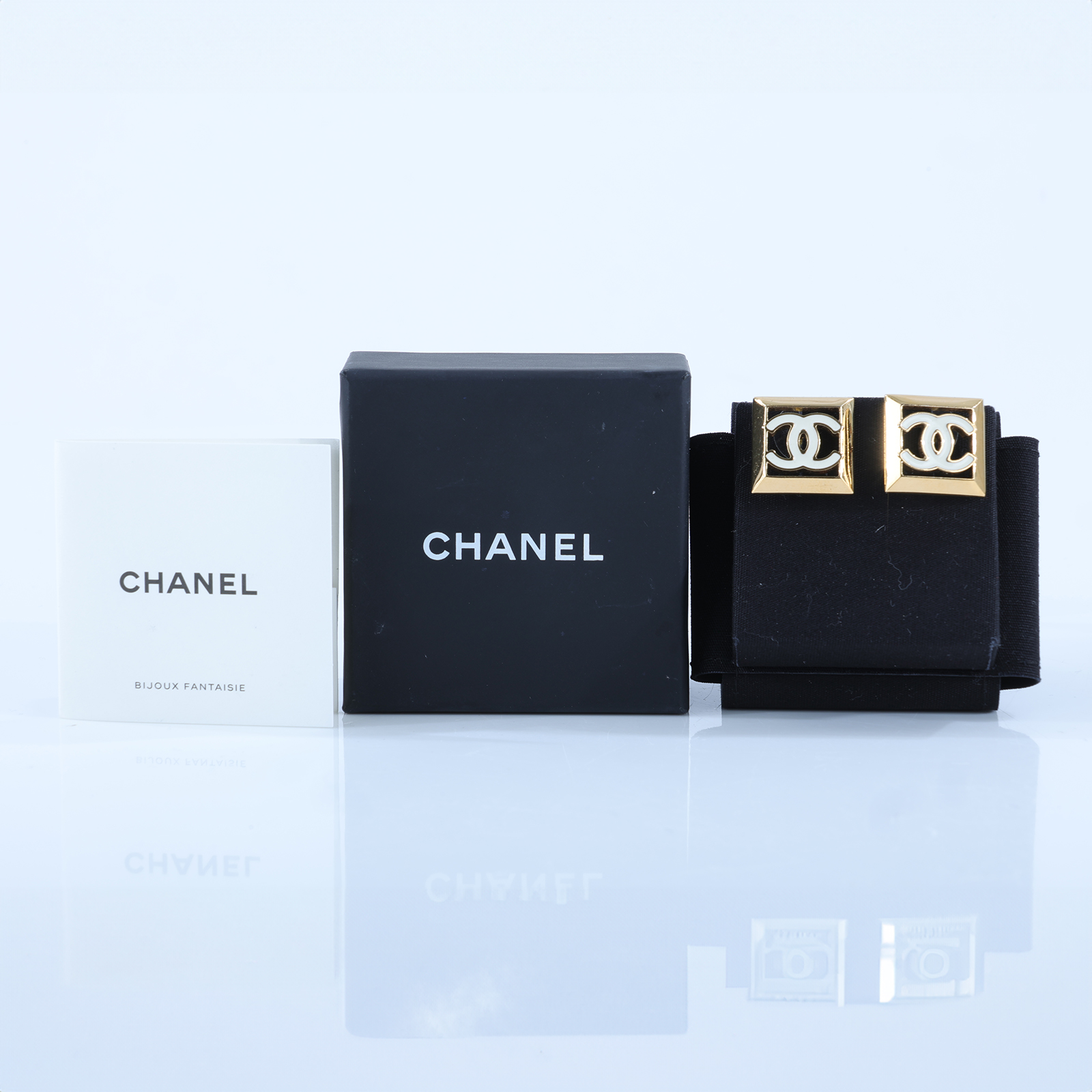 香奈兒 CHANEL CC LOGO 耳環 耳釘 B24 A 白雙方框耳環 原廠盒子/內襯