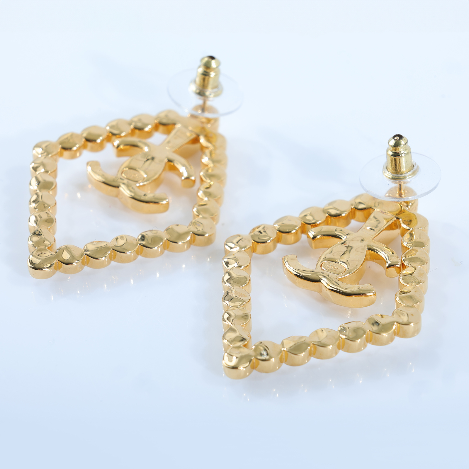 香奈兒 CHANEL CC LOGO 耳環 耳釘 AB9927 B09972L23 C 金色水鑽菱形耳環 原廠盒子/內襯